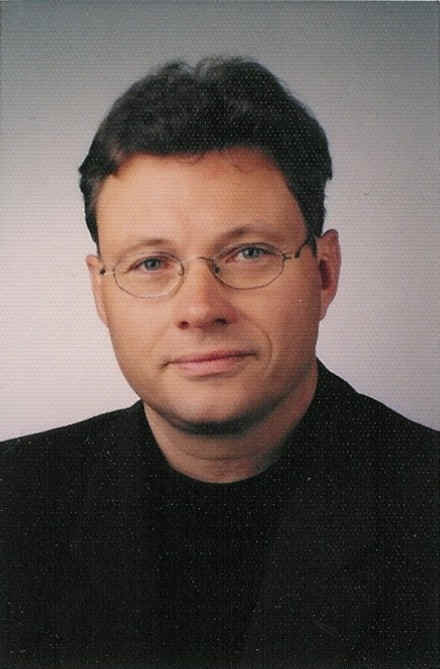 Dr. Michael Bernsen