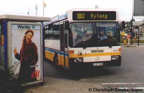 Bus 3033 der Essener Verkehrs-AG.