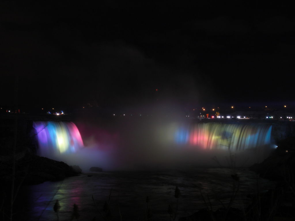 Horseshoe Falls bei Nacht